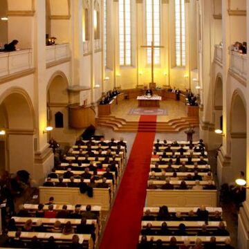 1.12.2015 - Die Evangelische Kirche der Böhmischen Brüder hat eine neue Führung. Sie möchte Hoffnung und Vertrauen auf die Zukunft bringen