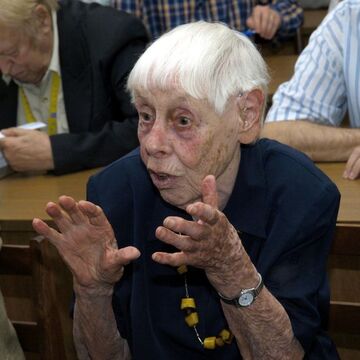 8.11.2012 - Hebe Kohlbrugge stattet Prag im Alter von 98 einen Besuch ab