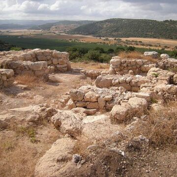  - Prague theologians excavate on the site of the battle between David and Goliath