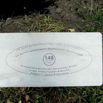  - Five hundred trees worldwide and in the Luther Garden
