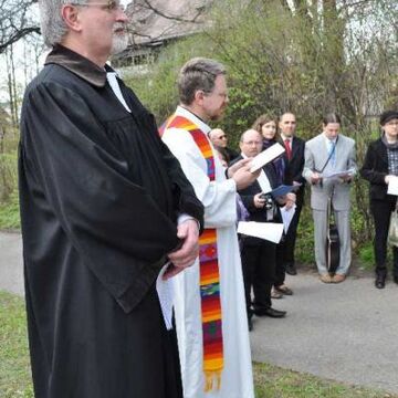 - Fünf hundert Bäume weltweit und im Luthergarten